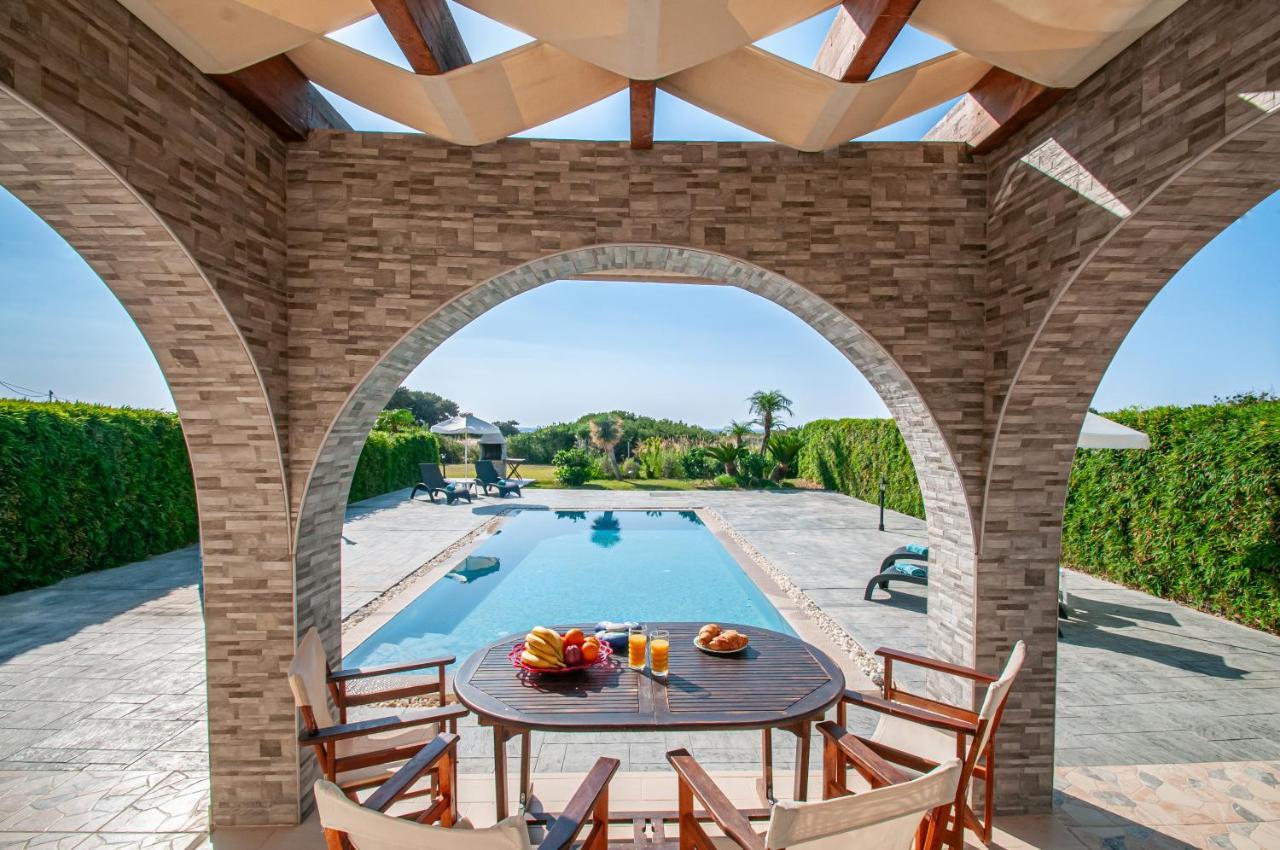 Petra Villas Gennadi Luaran gambar