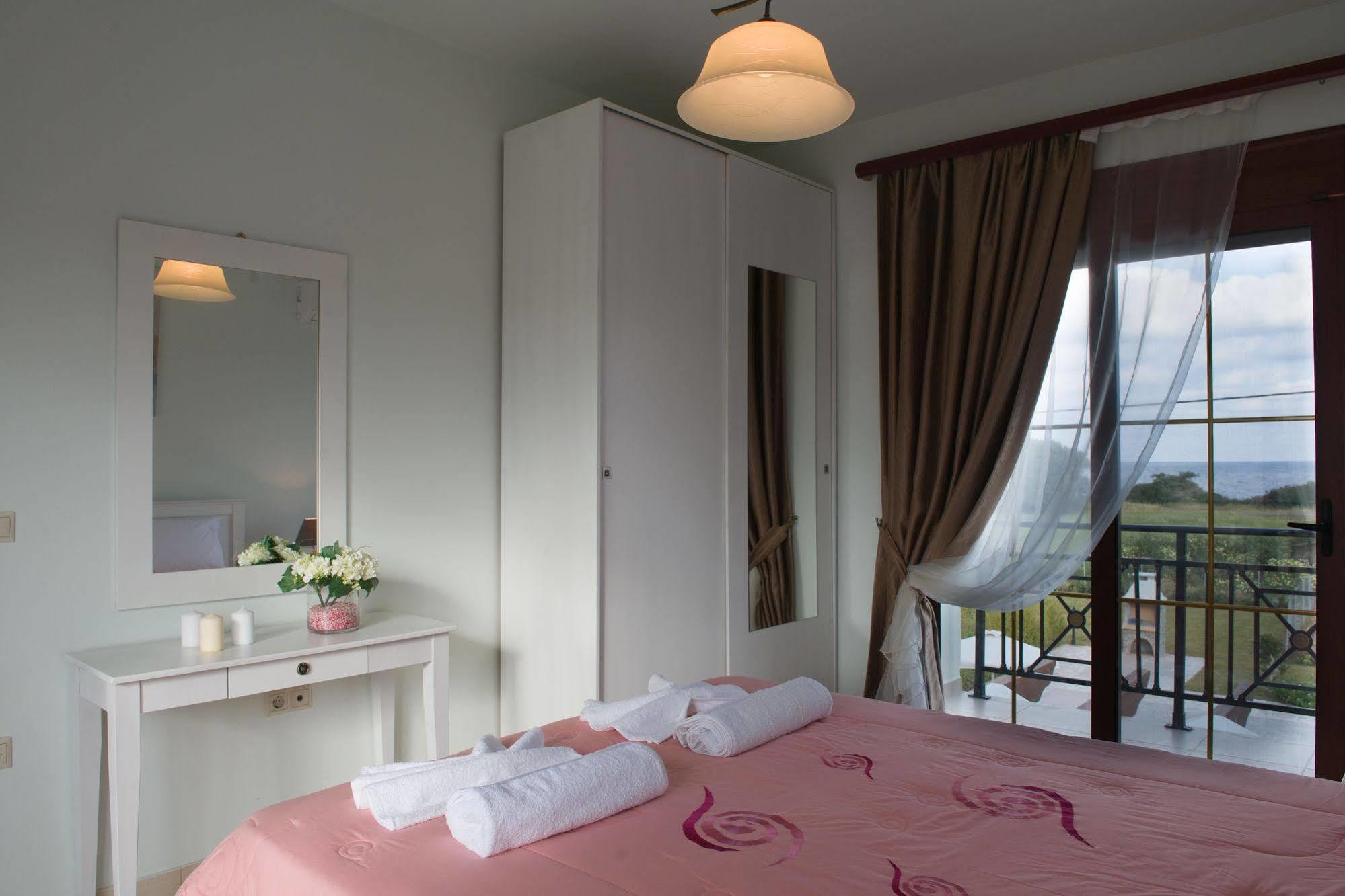 Petra Villas Gennadi Luaran gambar