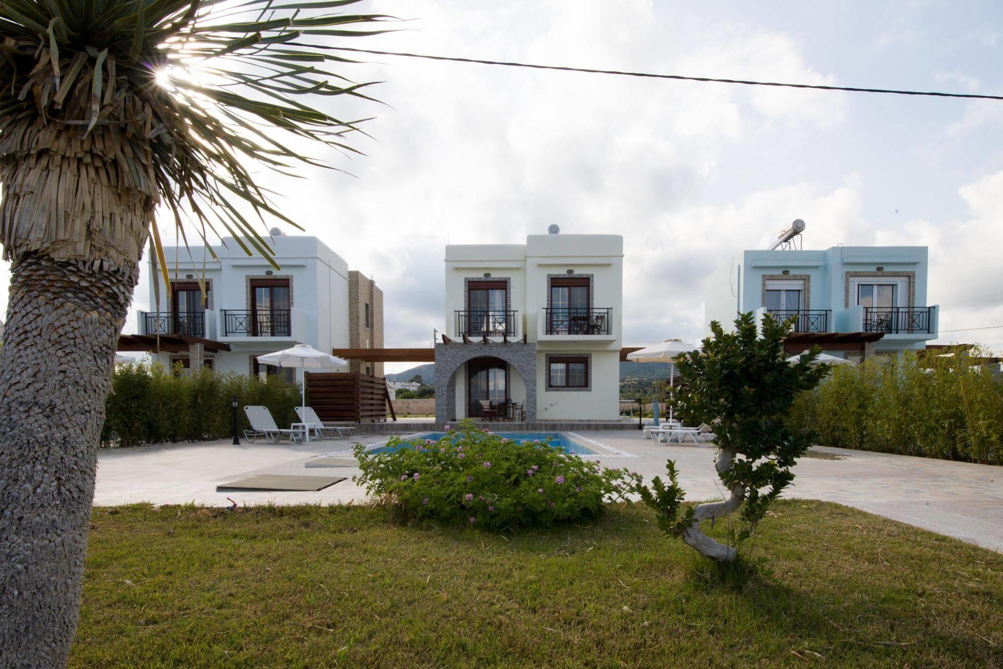 Petra Villas Gennadi Luaran gambar